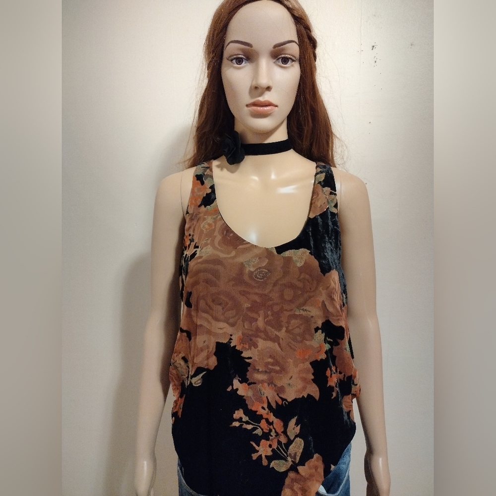 Line and Dot velvet tank top/camisole, size M